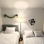 Hongdae Oyo Stay, Free Luggage Keeping, Hongdae Station Green Line And Airport Train