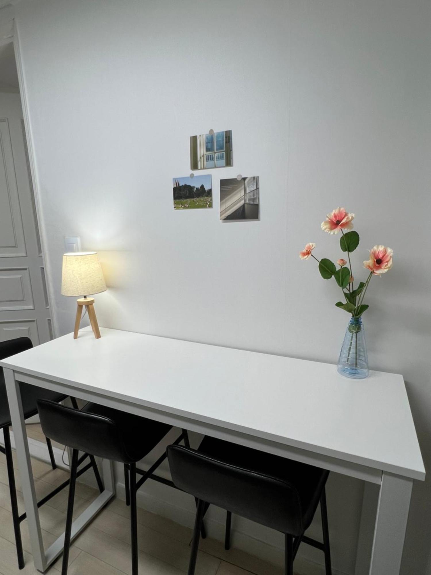 Apartment Hongdae Oyo Stay, Free Luggage Keeping, Hongdae Station Line And Airport Train Seoul